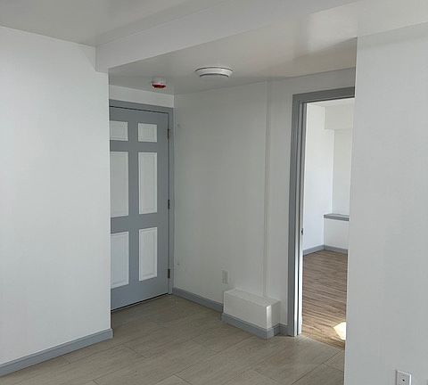 3rd image of 419 21st Ave #419