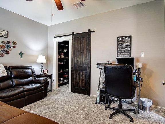 5th image of 4030 Vicenza Ave