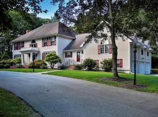 2 Evergreen Ln, Andover, MA 01810