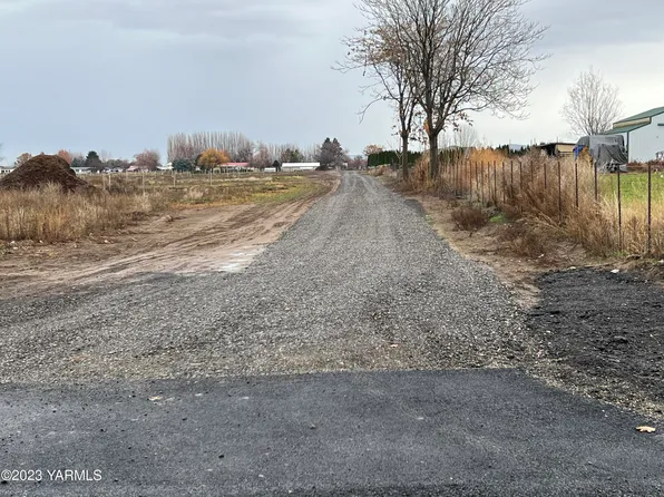 11823 Hicks Rd #2, Grandview, WA 98930