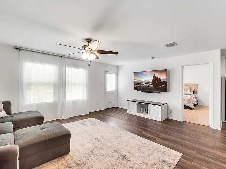 1516 Deerchase Dr — Photo 5