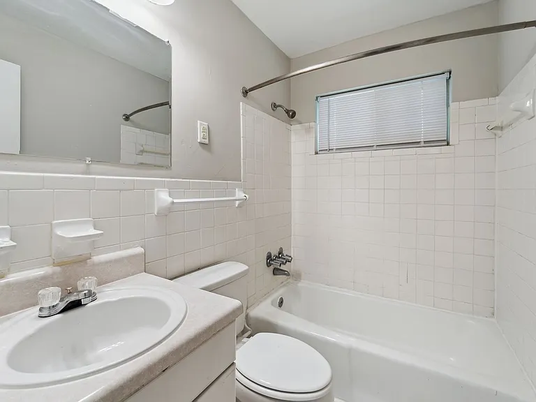 1219 W Emery St — Photo 25