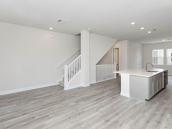 5th image of 2602 W Cleveland St #6