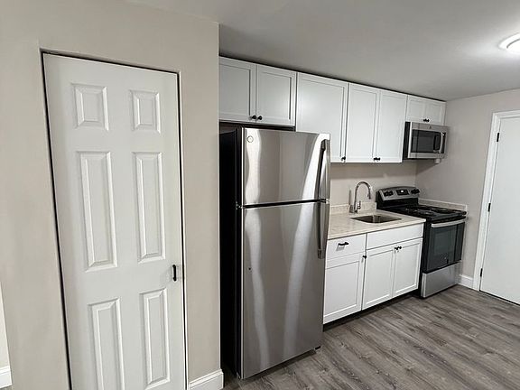 5th image of 134-140-148 Willard St #148-3