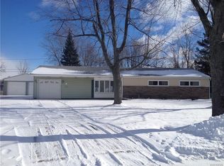 79 Fairview Ct, Depew, NY
