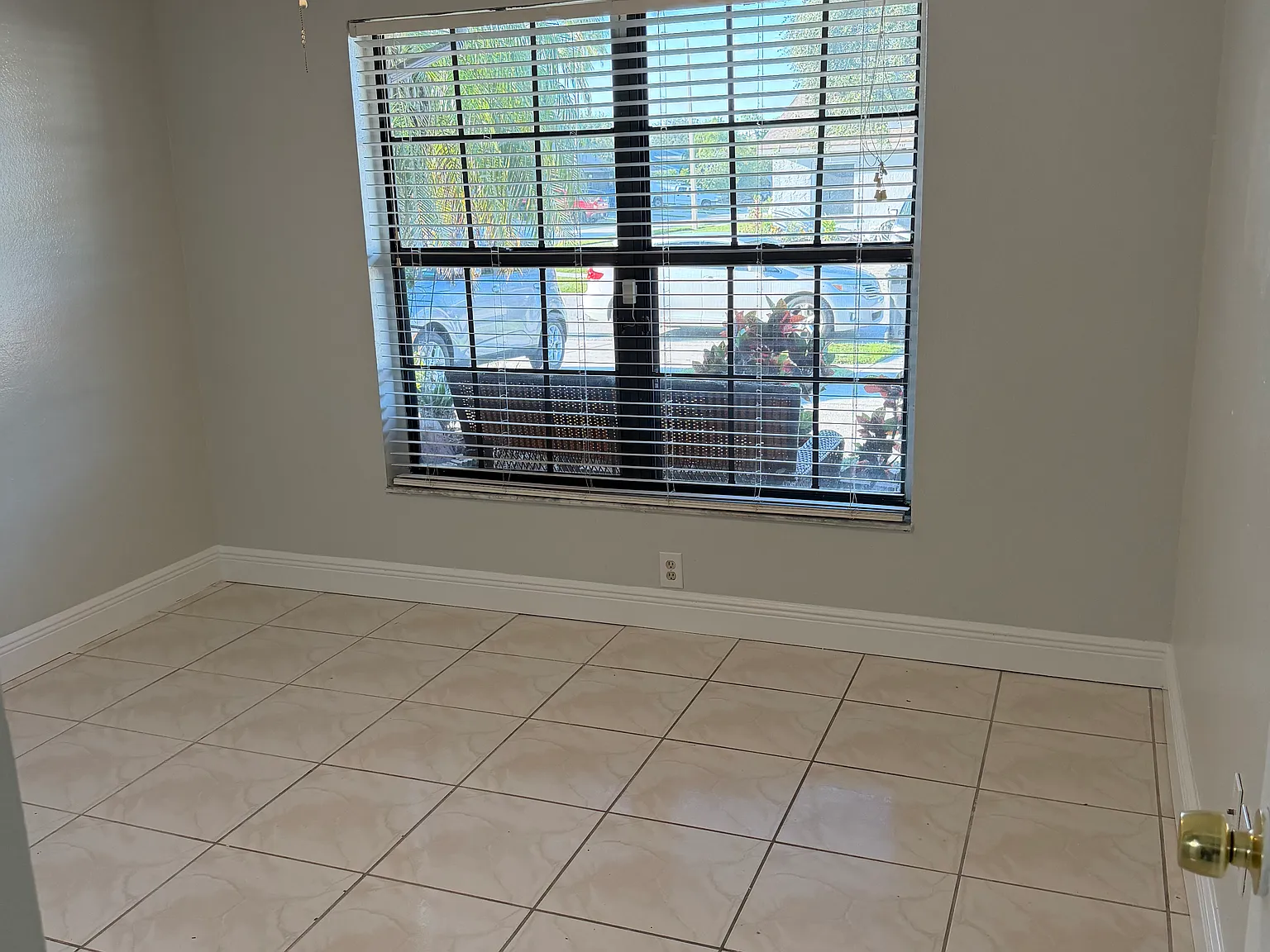 3 bed, 841 sqft, $2,100 — Photo 3