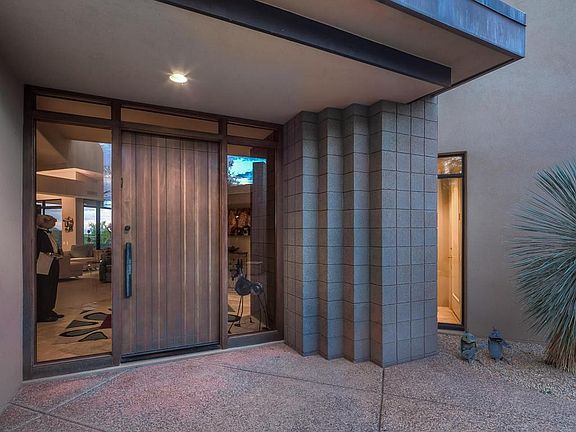 005_Front Entry