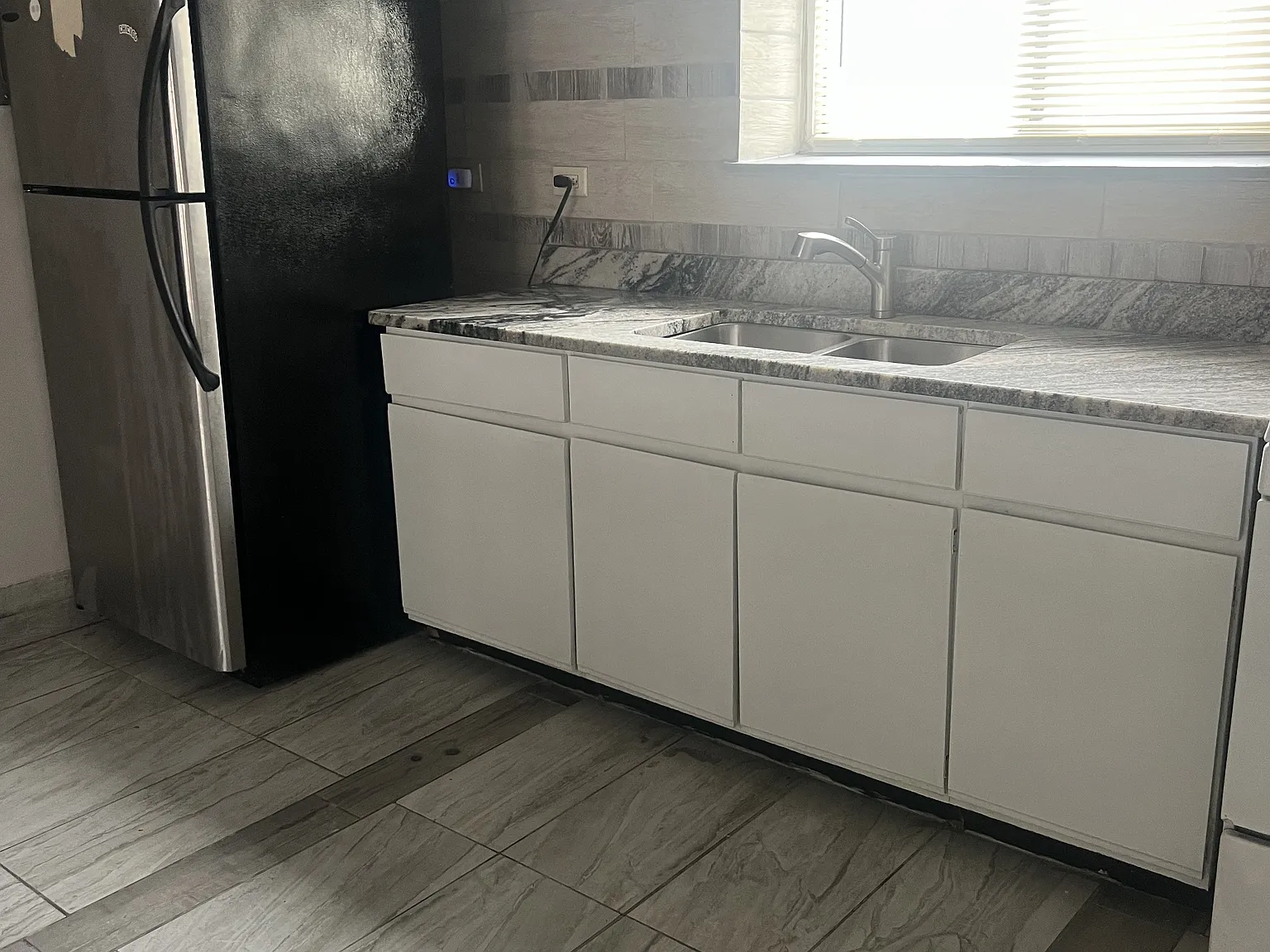 2 bed, 850 sqft, $1,595 — Photo 2