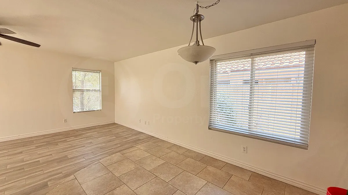 4 bed, 2.5 bath, 1975 sqft, $2,950 — Photo 4
