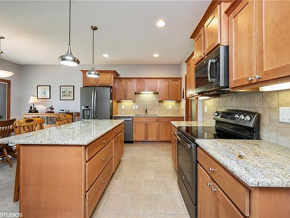 4th image of 2229 Ironwood Dr SW