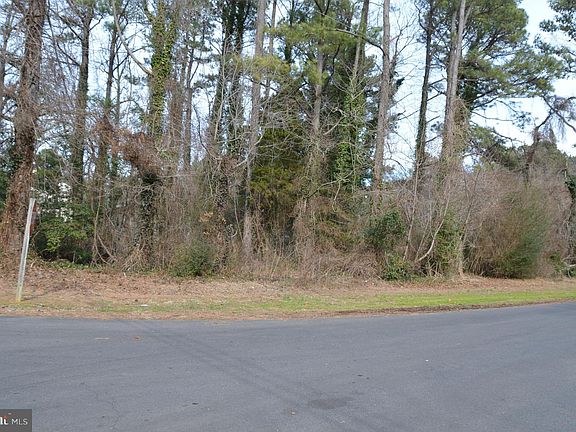 2nd image of 12908 Huron Dr