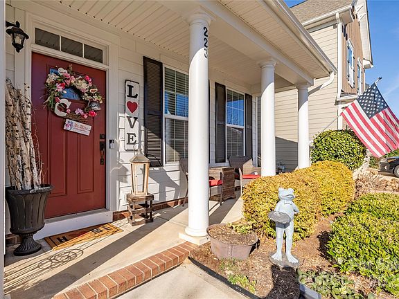 3rd image of 223 Blossom Ridge Dr #137