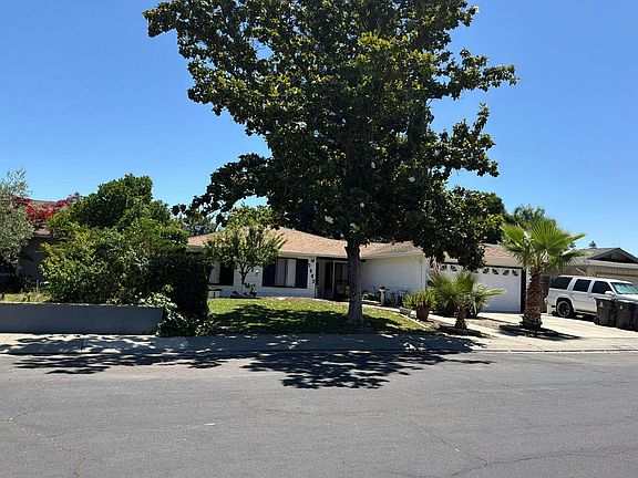 3rd image of 7003 Bridgeport Cir