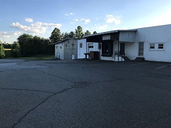 2nd image of 125 White Pine St