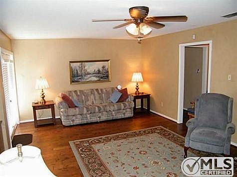 3rd image of 140 Cloudcrest Dr