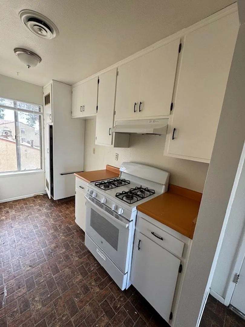615 Kern St. — Photo 4