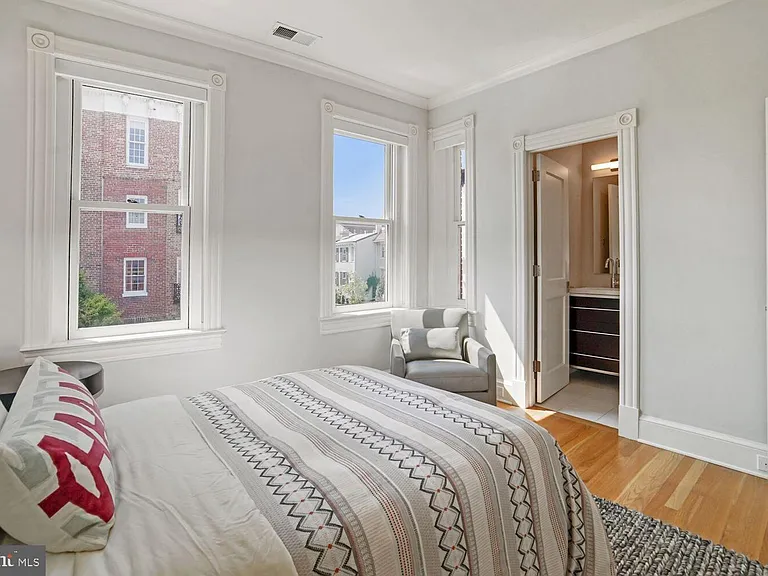 3348 Prospect St NW #5 — Photo 1