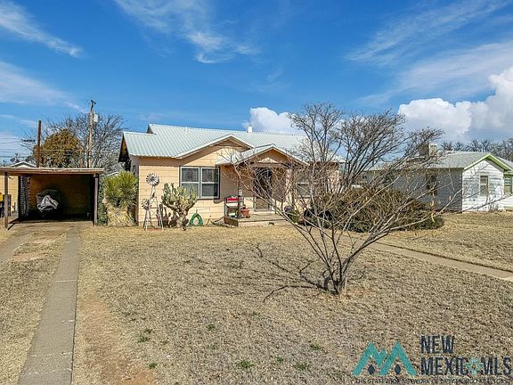 2nd image of 318 E Yucca Dr