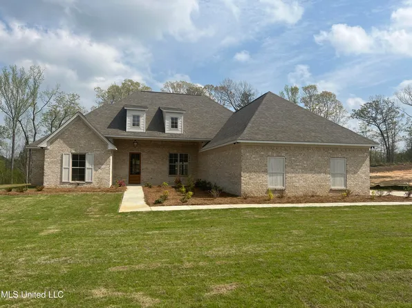 135 Richburg Ct, Pearl, MS 39208