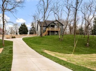 157 Lena Loop, Burns, TN 37029