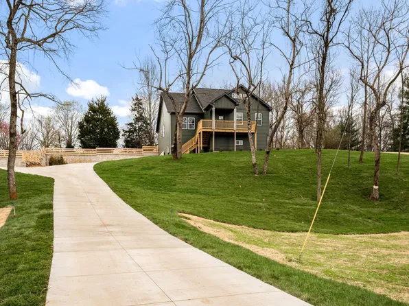 157 Lena Loop, Burns, TN 37029