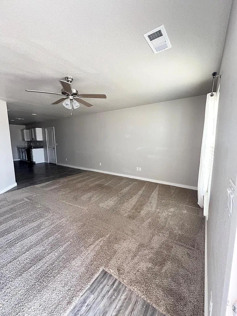3 bed, 2.0 bath, 1293 sqft, $2,700 — Photo 2