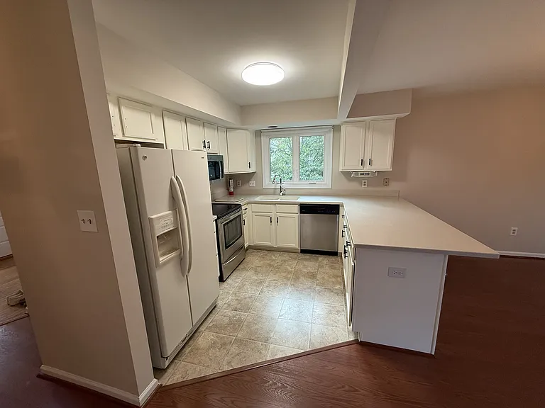 83 Winterberry Ct — Photo 4