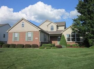 2048 Dover Dr, Wixom, MI 48393