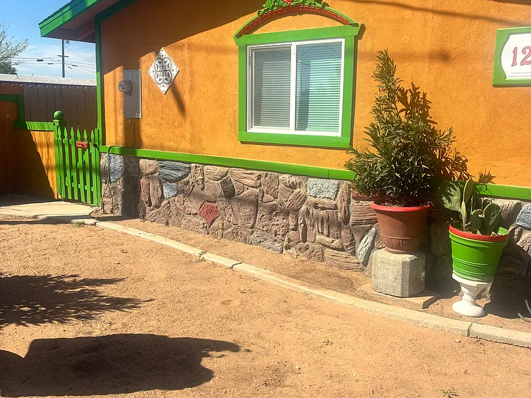 Boron Ave — Photo 16