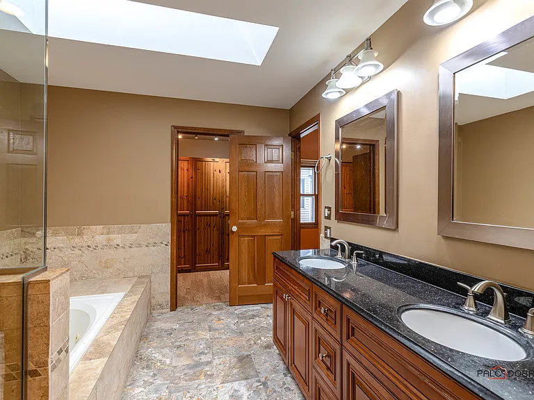 1551 Crowfoot Cir N — Photo 23