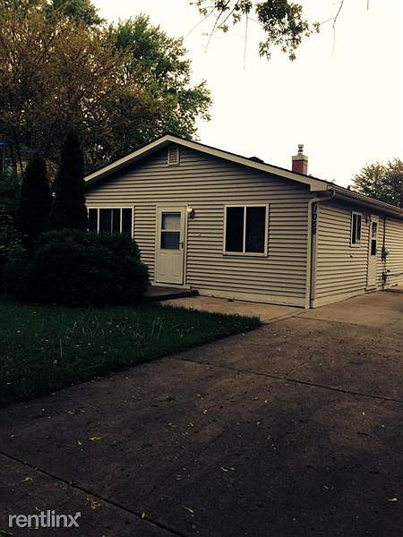 1058 Cherrylawn