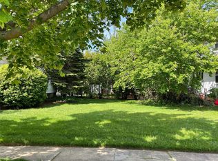 E Maujer St, Valley Stream, NY 11580