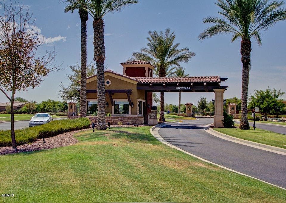 1st image of 42688 W Kingfisher Dr