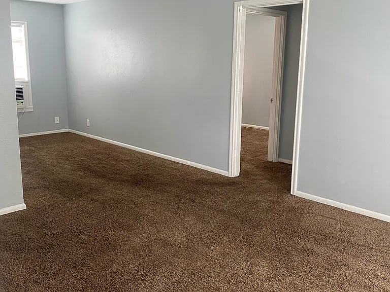 653 Robinson St #4 — Photo 7