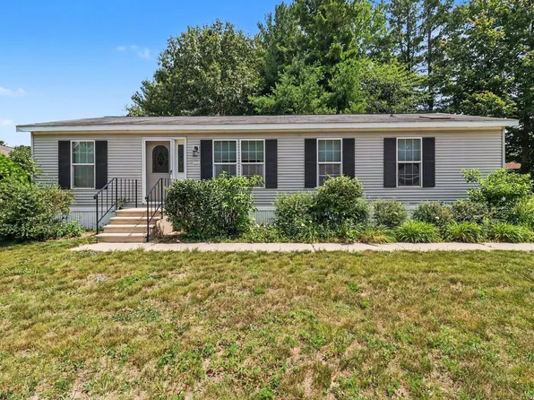 3773 W Forest Hill Cir, Ludington, MI 49431