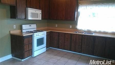 4th image of 7689 Abaline Way