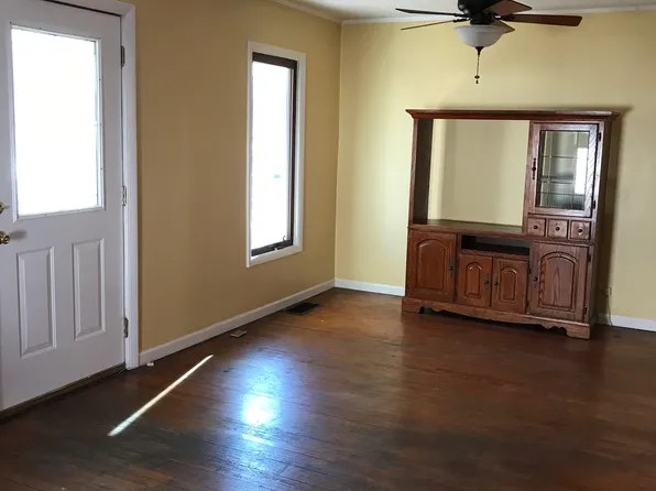 1407 S 4th St, Clinton, IN 47842