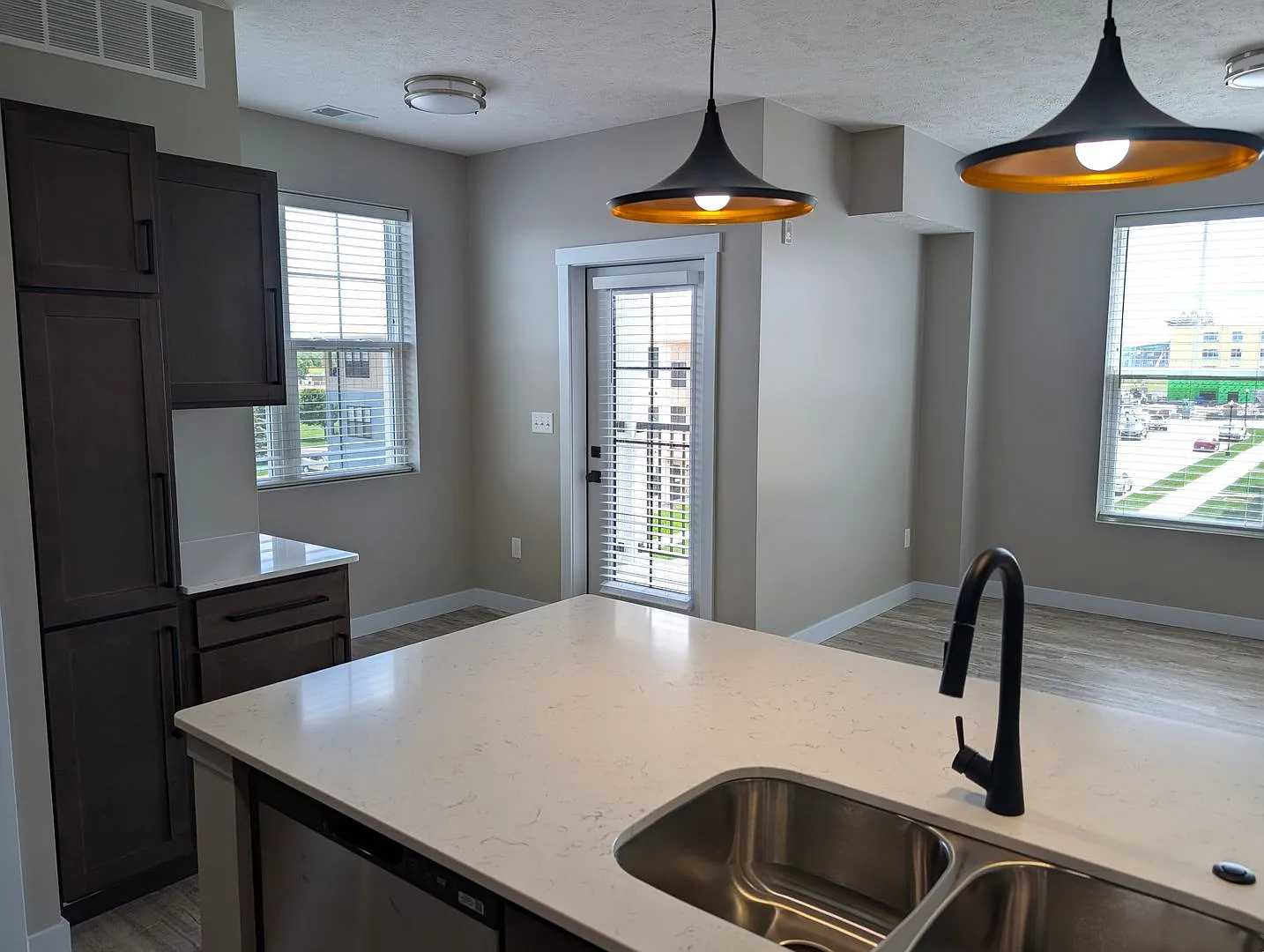 2512 Hudson Way — Photo 4