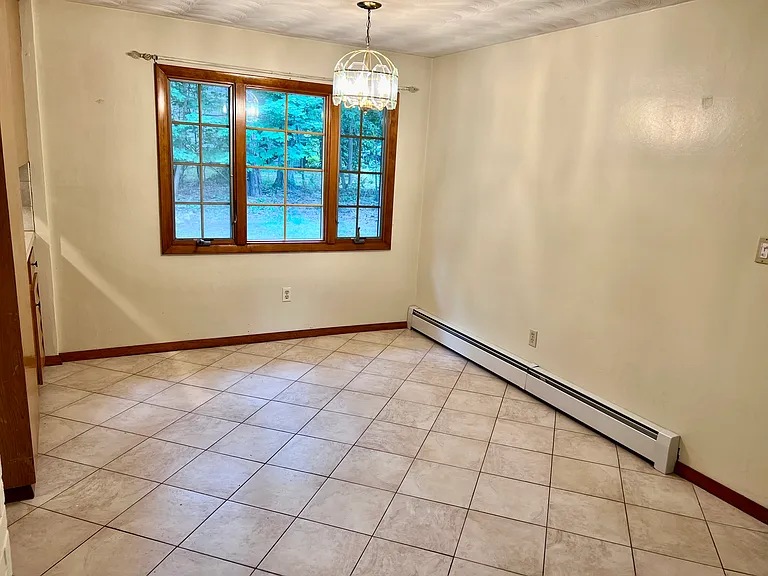 3 Merrill Dr — Photo 5