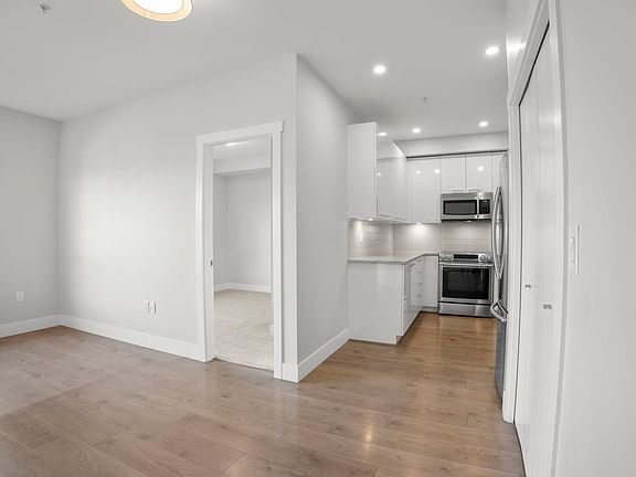 3rd image of 22315 122nd Ave #306