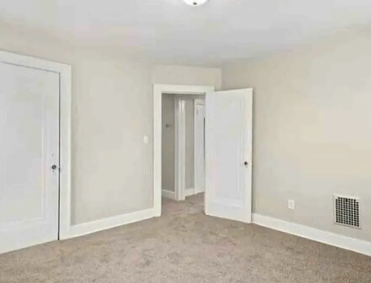 246 W Steuben St #2 — Photo 4