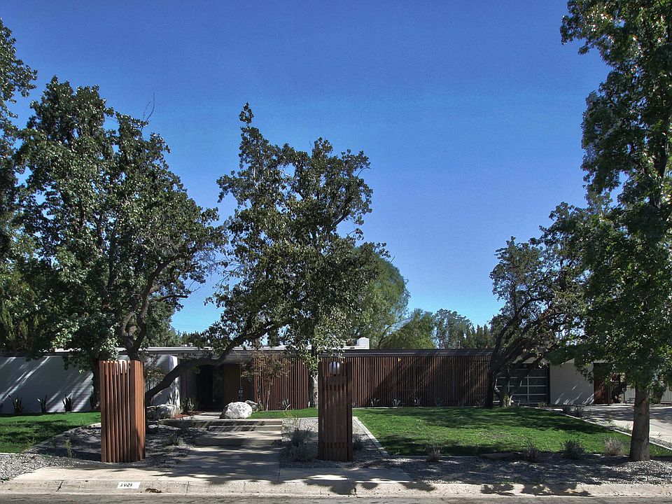 1st image of 3921 Claremont Dr
