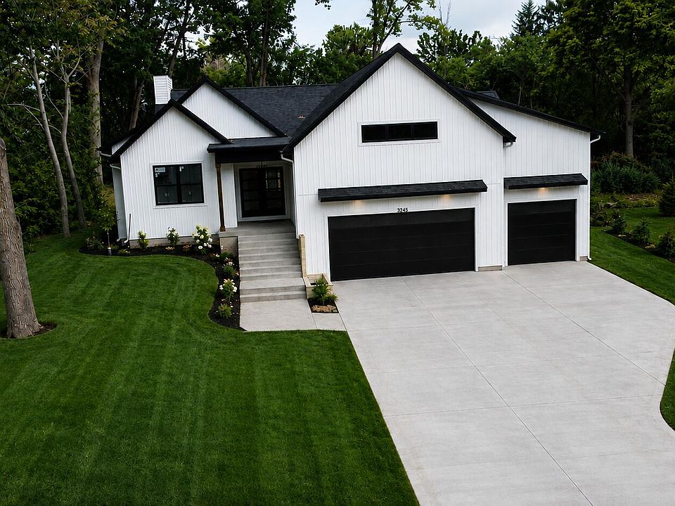 1st image of 3245 Midland Dr SE