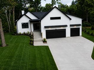 3245 Midland Dr SE, Grand Rapids, MI 49546