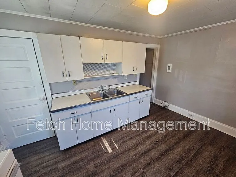 2534 Derry St #2 — Photo 6