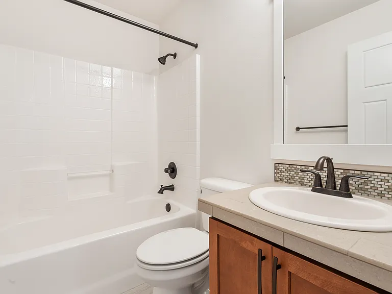 1316 Chelsea Walk NE — Photo 23