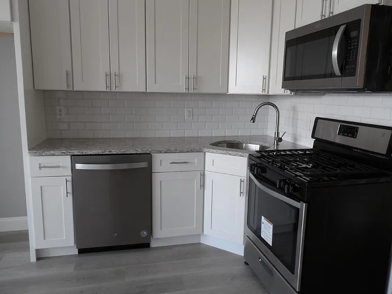209 Avenue F #1 — Photo 3