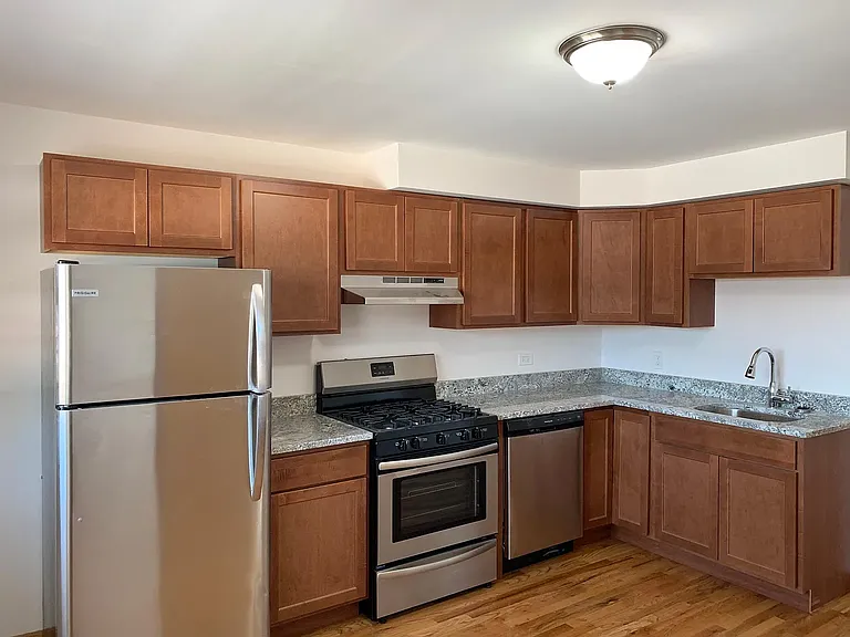 4250 W Lawrence Ave #1S — Photo 4