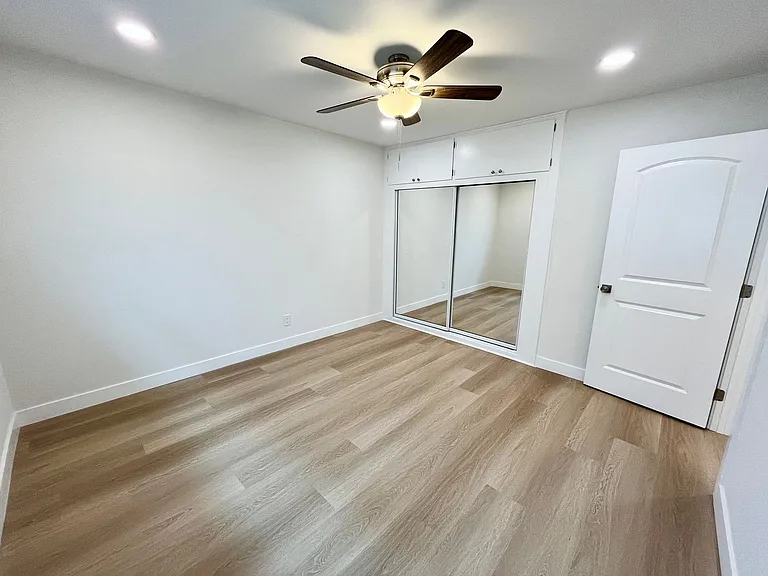 455 W Dryden St — Photo 21