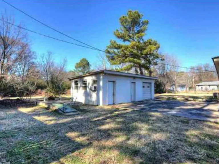 535 Milam Dr — Photo 3